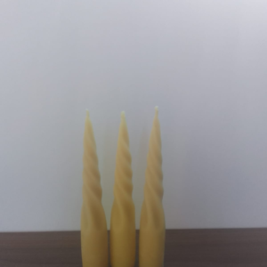 KIT COM 3 VELAS TORCIDA 100% CERA DE ABELHA 15 CM DE ALTURA